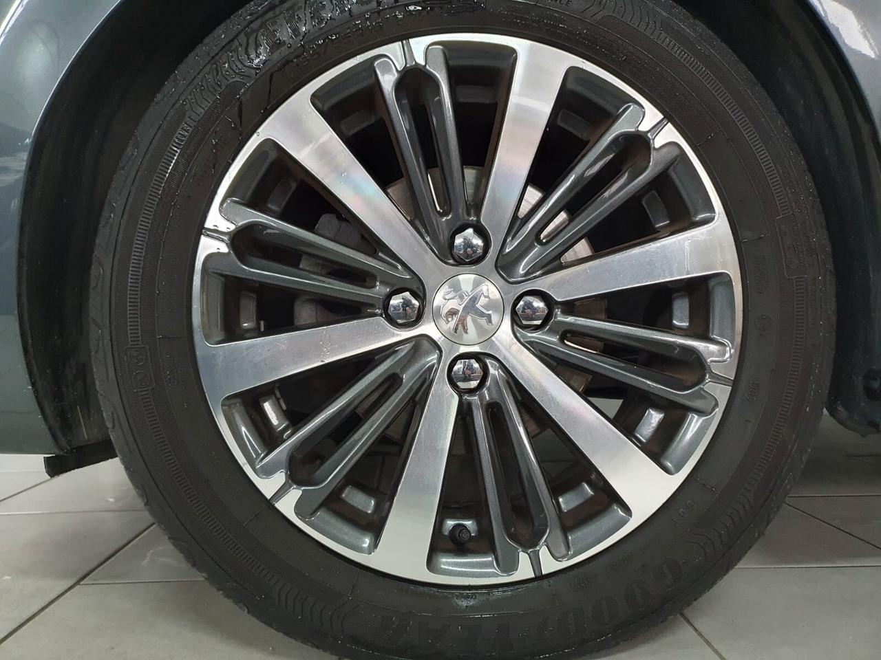 Peugeot 208 BlueHDi 75 5 porte Allure NEOPATENTATI