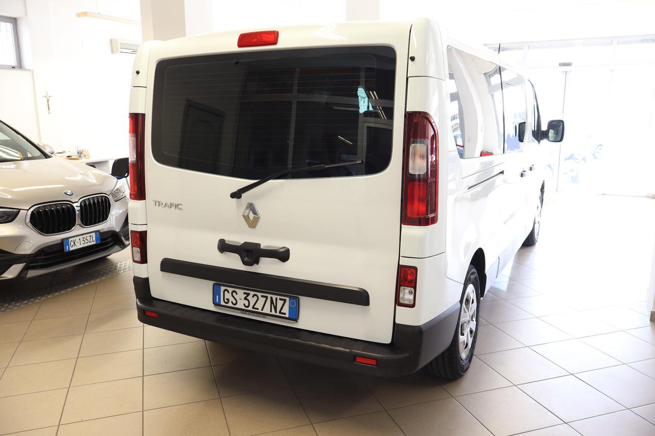 RENAULT TRAFIC PASSENGER 9 POSTI 2.0 BLUEDCI 150 CV L2 H1 EDC AUTHENTIQUE