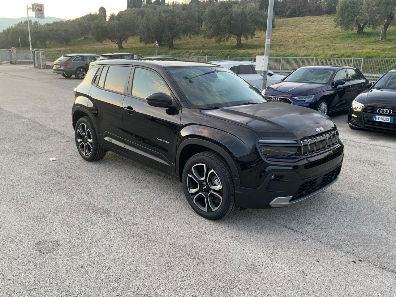 Jeep Avenger 1.2 Turbo MHEV Summit