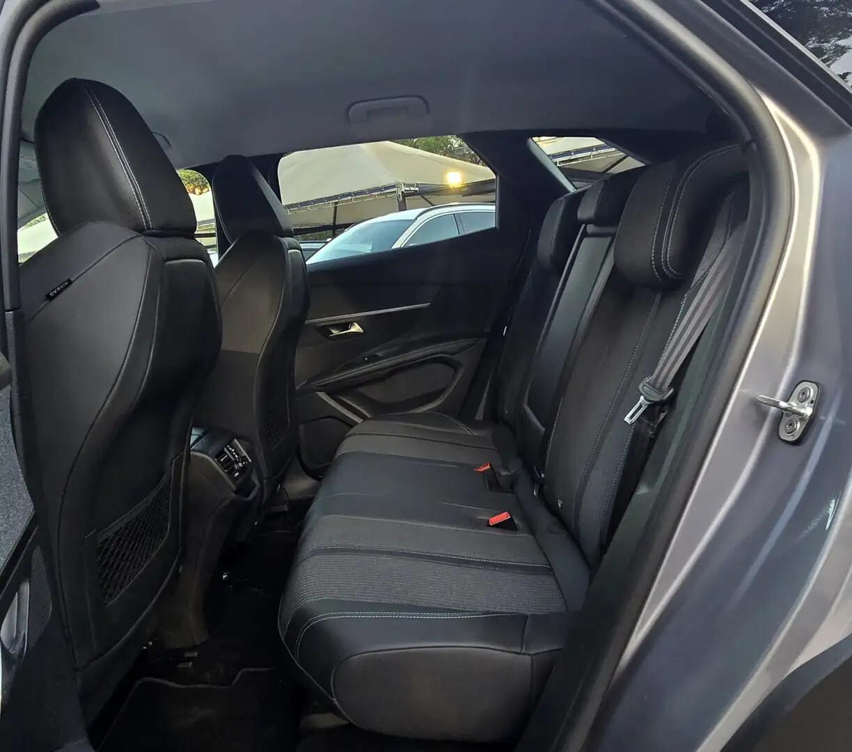 Peugeot 3008 BlueHDi 130 S&S EAT8 Allure