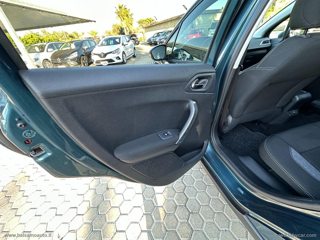 PEUGEOT 2008 BlueHDi 100 Allure