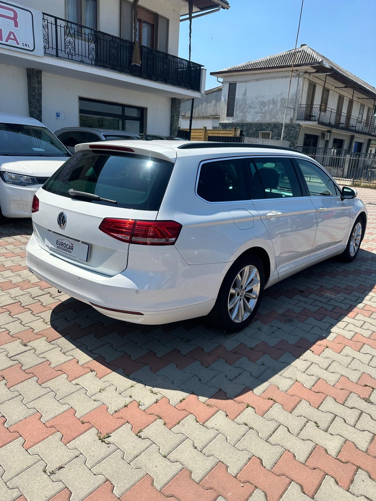 Volkswagen Passat Variant 1.6 TDI SCR DSG Business BMT
