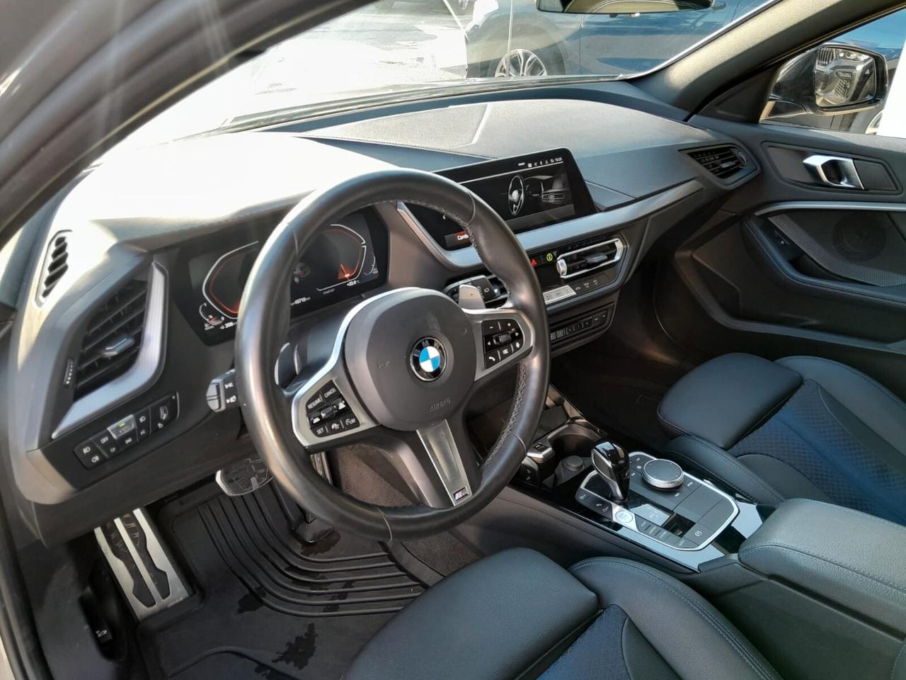 Bmw 118 118d 5p. Msport