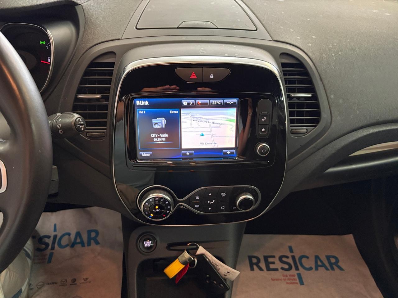 RENAULT Captur 0.9 tce Intens (energy r-link) 90cv E6 IDONEA NEOPATENTATO