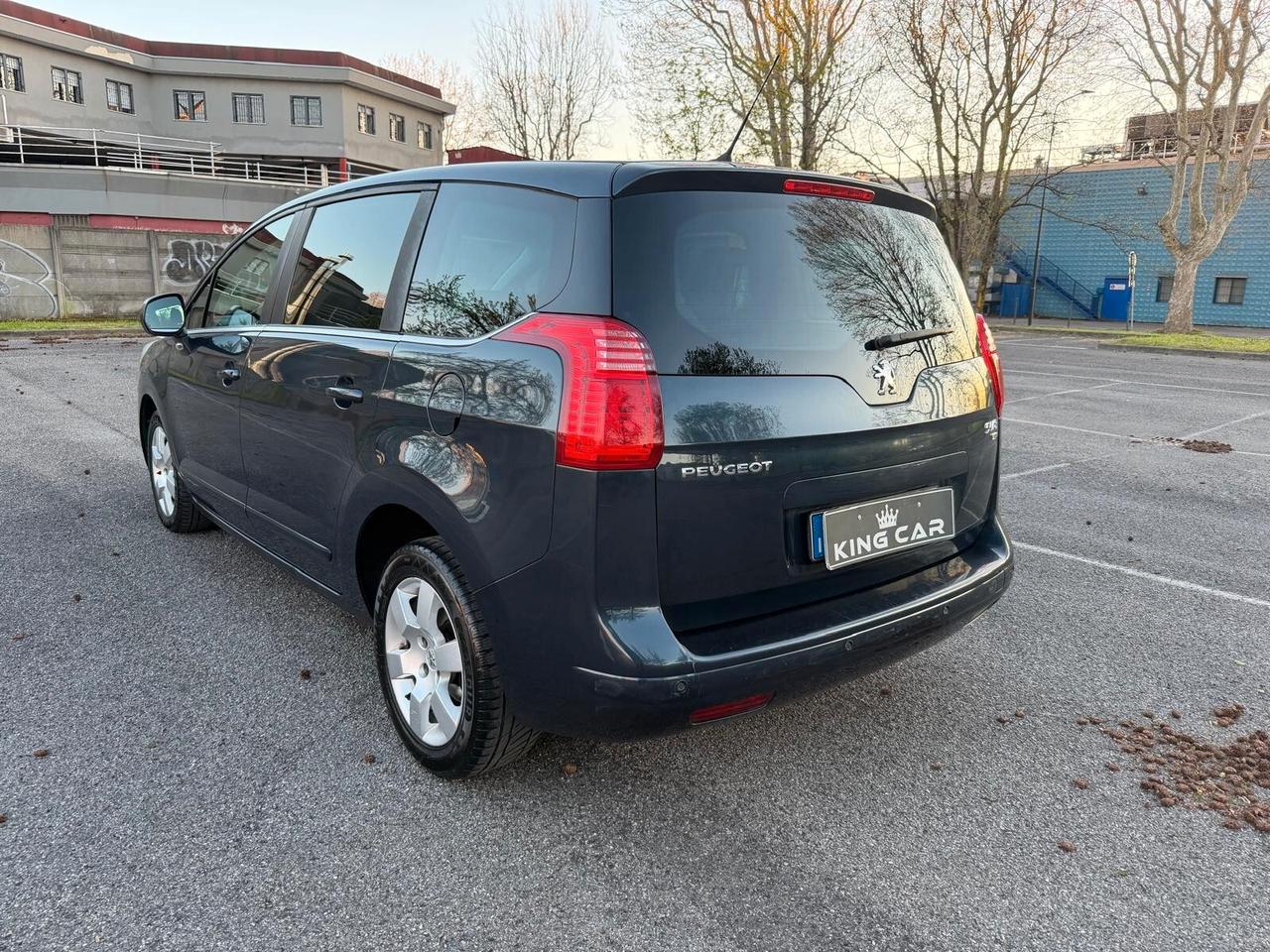 Peugeot 5008 1.6 e-HDi 112CV Stop&Start cambio robotizzato Active