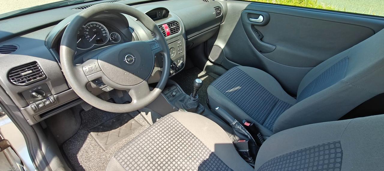Opel Corsa 1.0 Benzina - Neopatentati