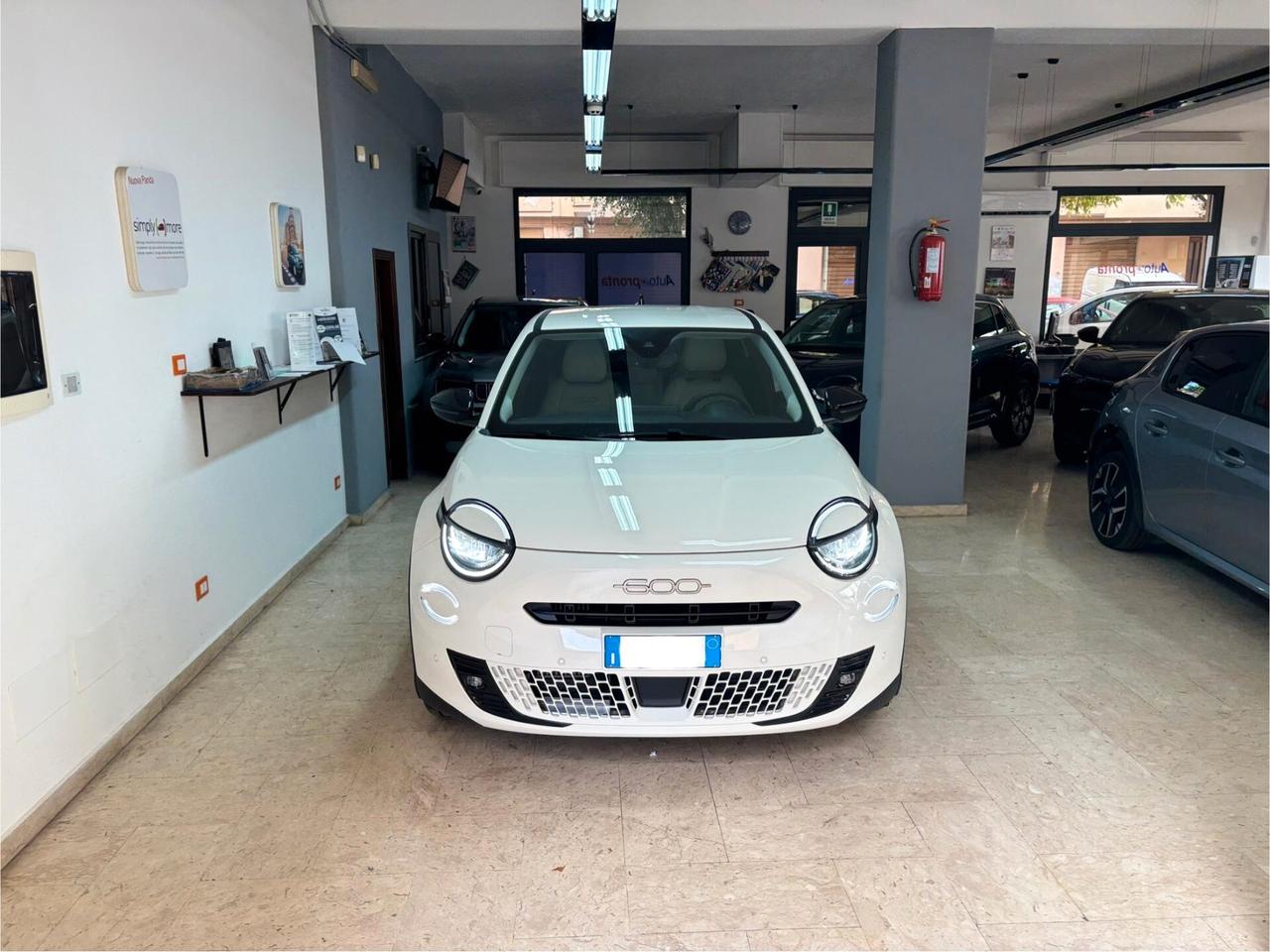 Fiat 600 Hybrid 110 CV DCT MHEV La Prima Plus