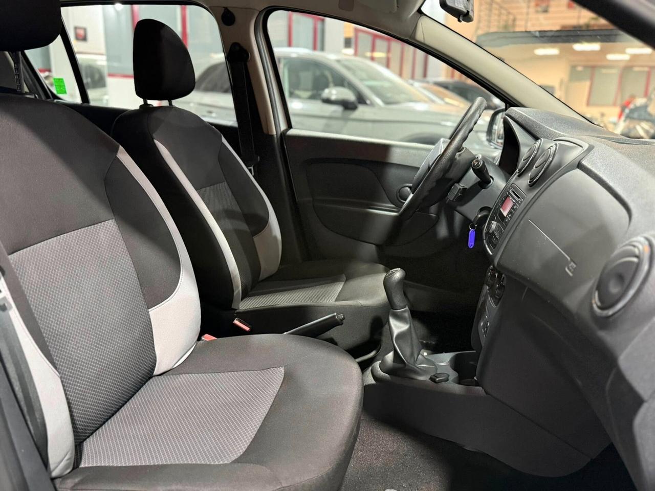 Dacia Sandero 1.2 benzina 75CV Serie Speciale Laureate Family