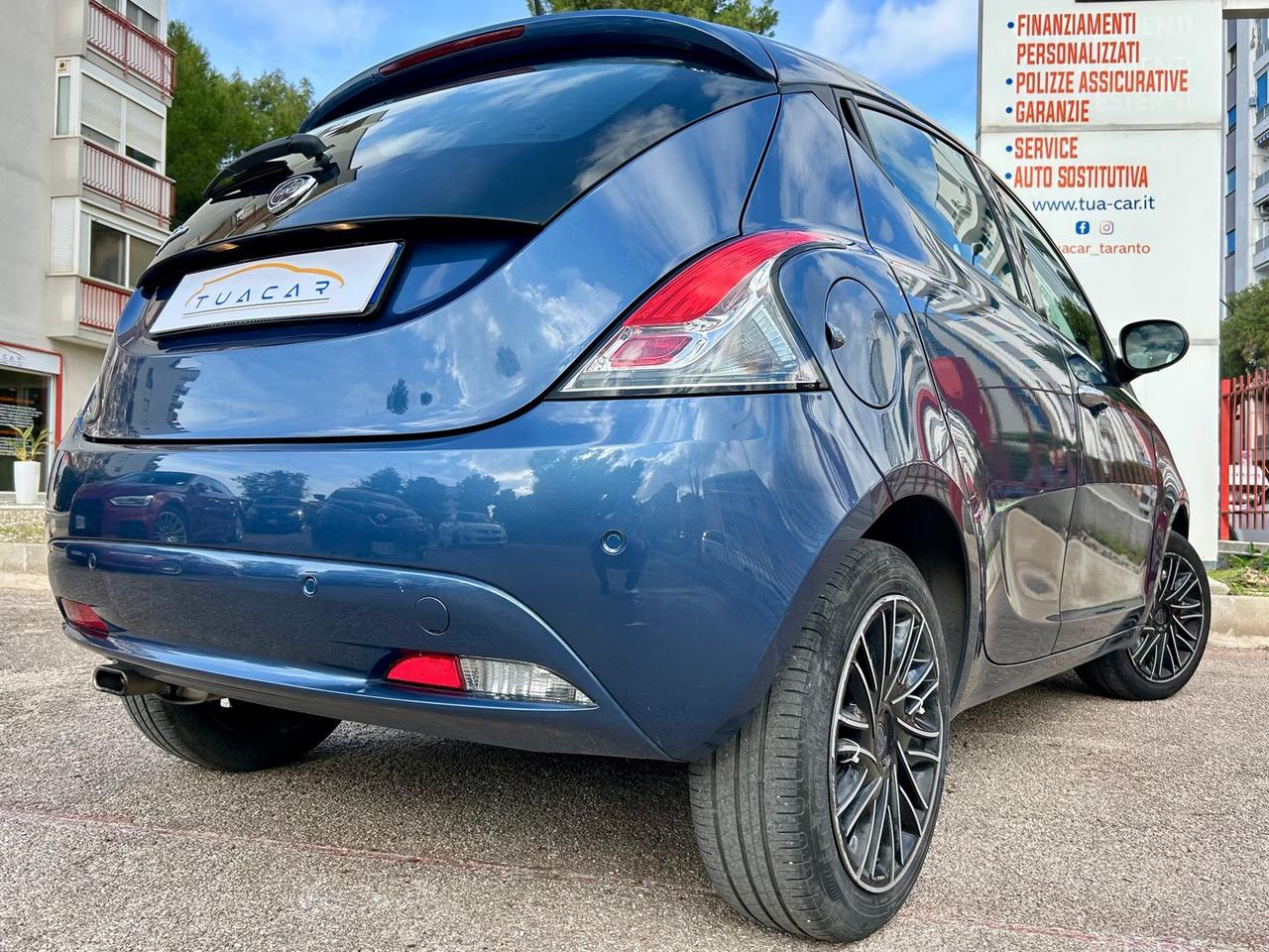 Lancia Ypsilon 1.2 LPG Silver