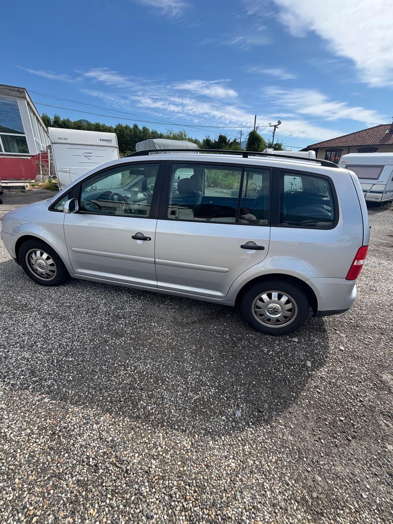 TOURAN Volkswagen 7 posti del 2005 in saldo 592