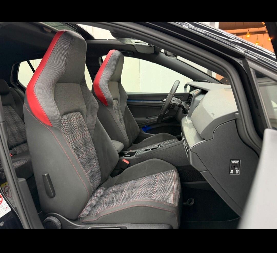 Volkswagen Golf 8 GTI 2.0 TSI DSG