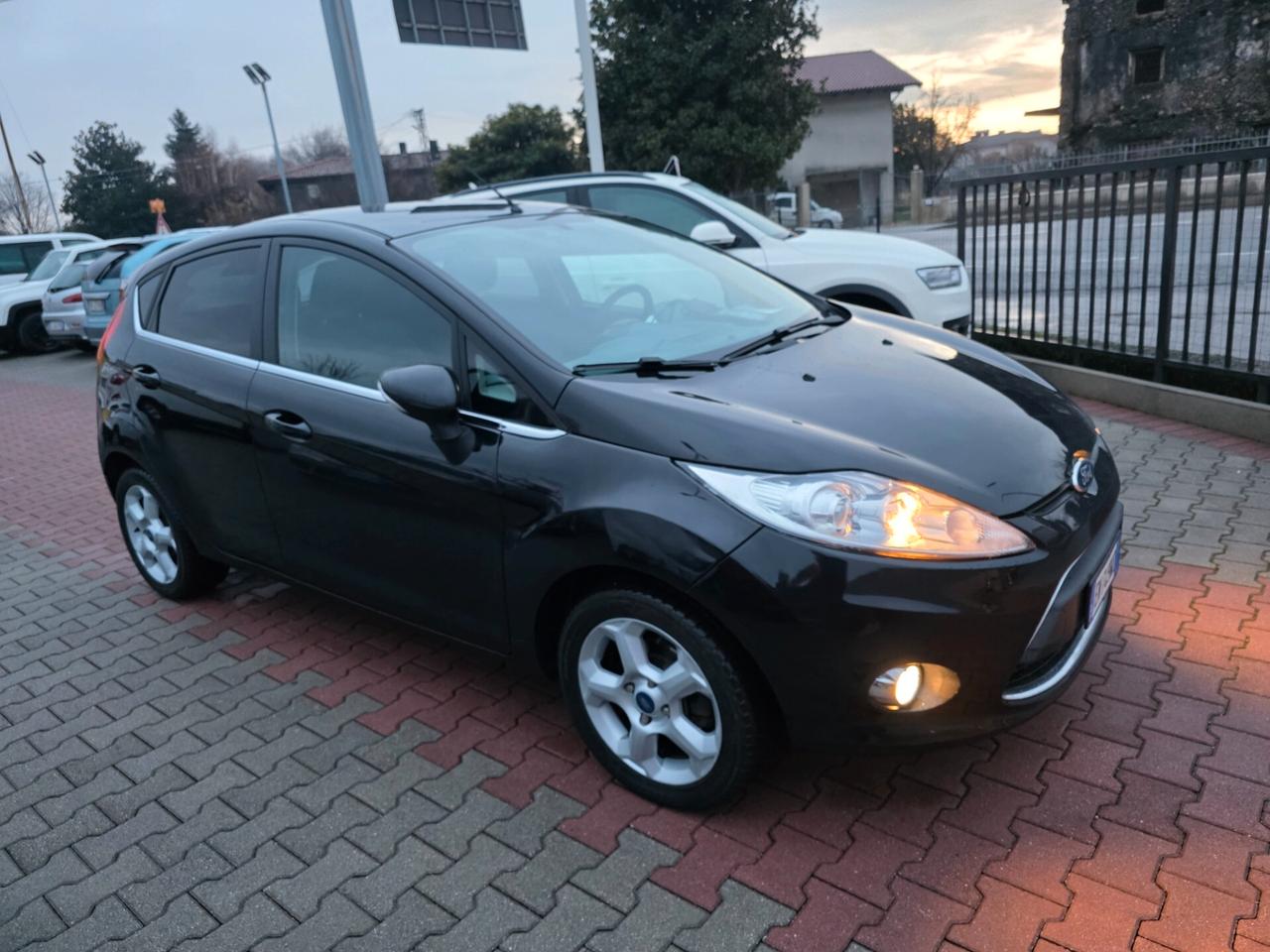 Ford Fiesta 1.2B unico proprietario garantita 12M