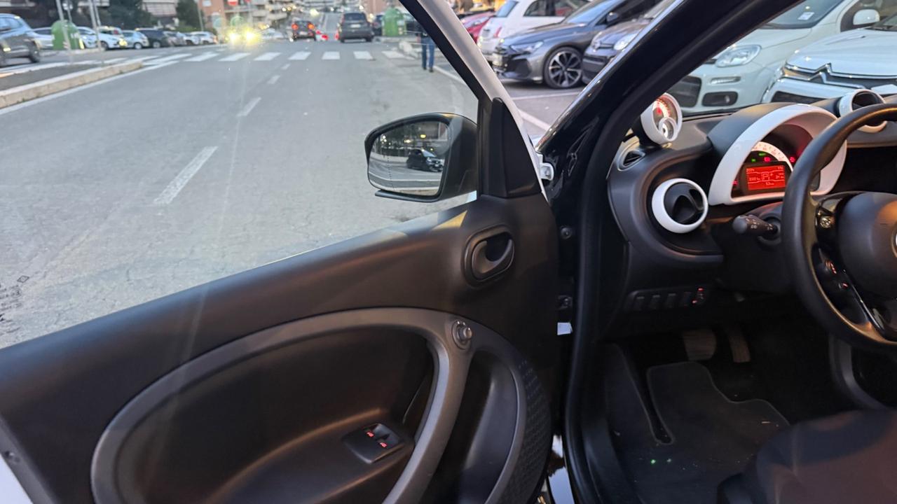 Smart ForFour EQ Passion LED PDC CERCHI 15 SOLO 30000 KM