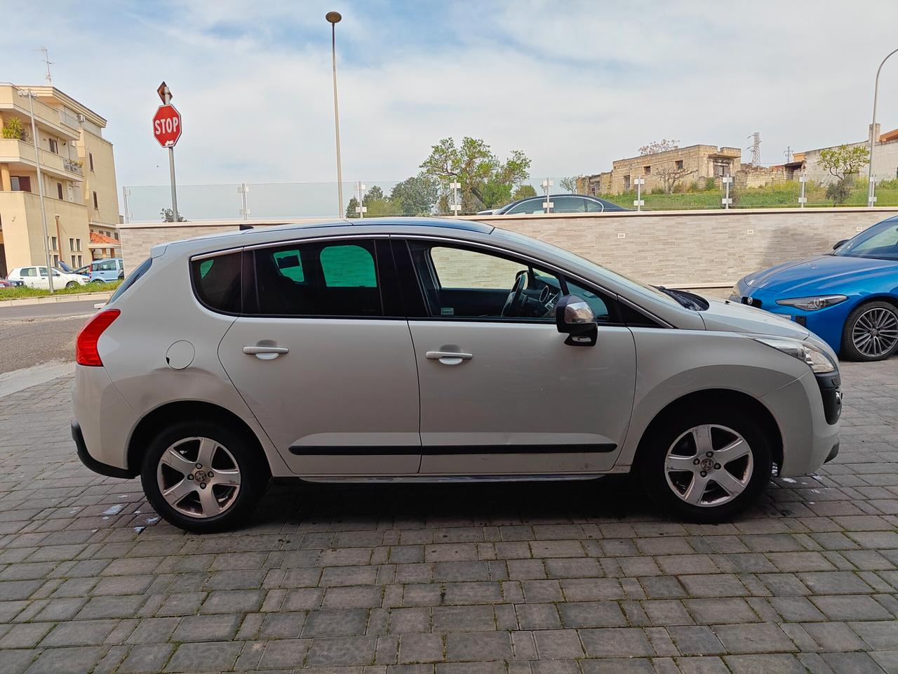 Peugeot 3008 1.6 HDi 112CV cambio robotizzato Business