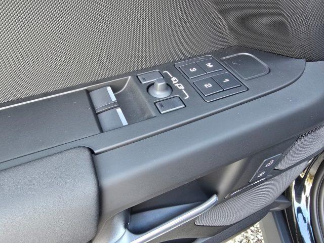 LAND ROVER Defender 90 3.0D I6 200 CV AWD Auto X-Dynamic SE