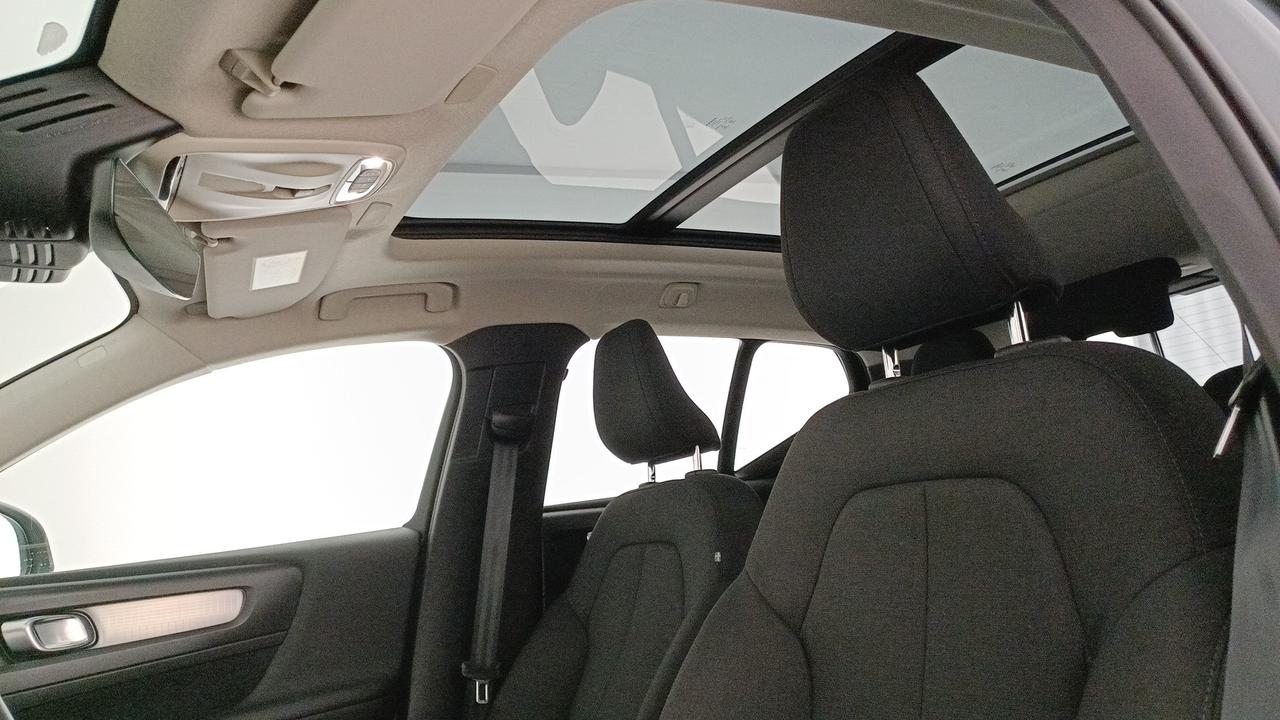 VOLVO XC40 1.5 t3 Momentum 163cv auto my21