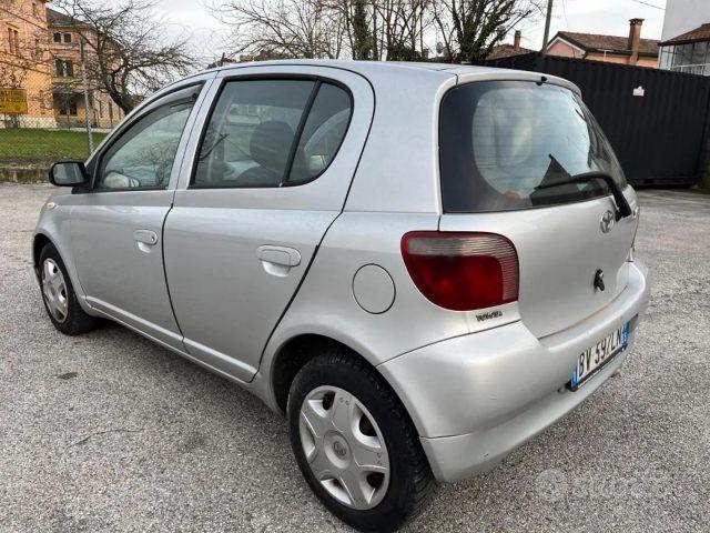 TOYOTA Yaris 1.3i 16V cat 5 porte Luna