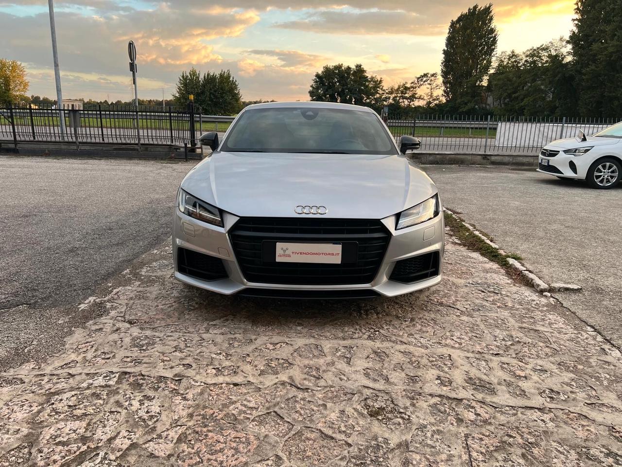 Audi TT Coupé 2.0 TFSI S tronic Sline AKRAPOVIC