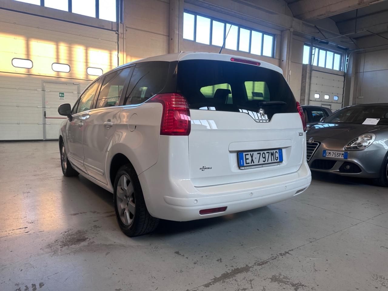 Peugeot 5008 1.6 HDi 115CV Active