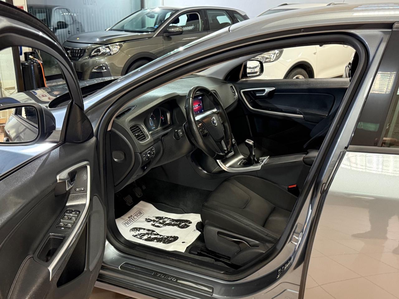 Volvo S60 D2 R-design