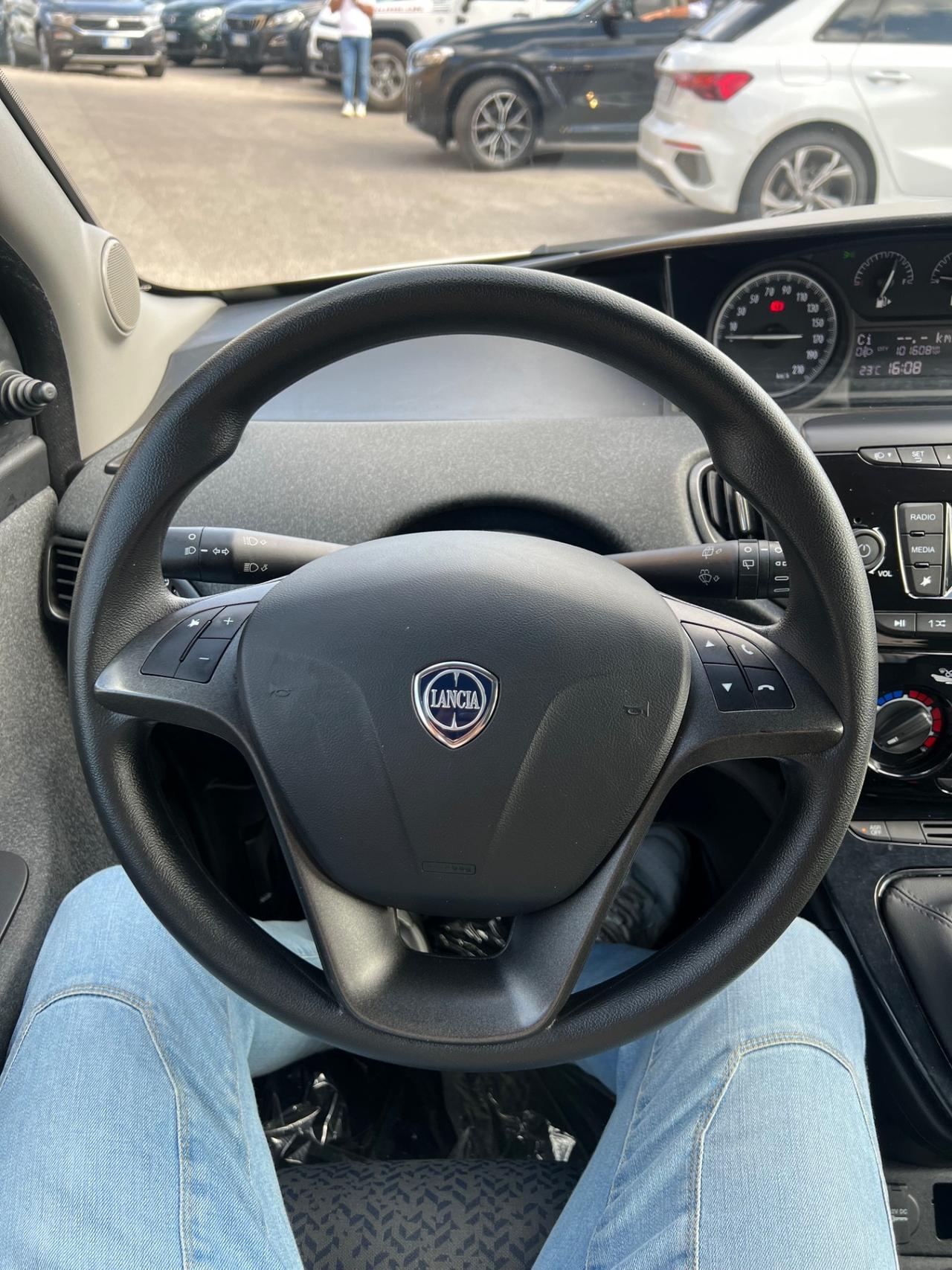 Lancia Ypsilon 1.0 FireFly 70cv Hybrid 2022