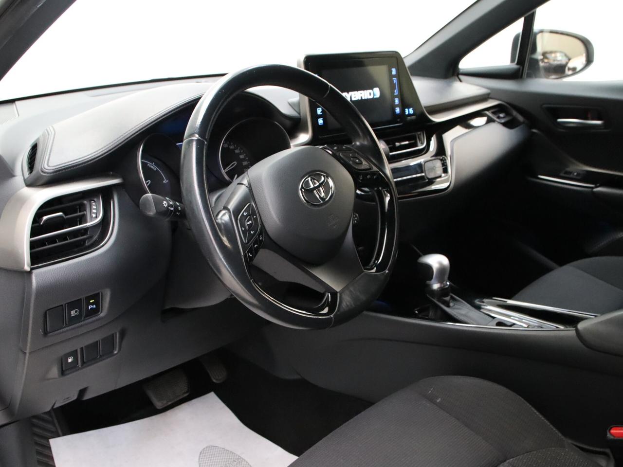 Toyota C-HR 2018 1.8h Lounge 2wd e-cvt my18