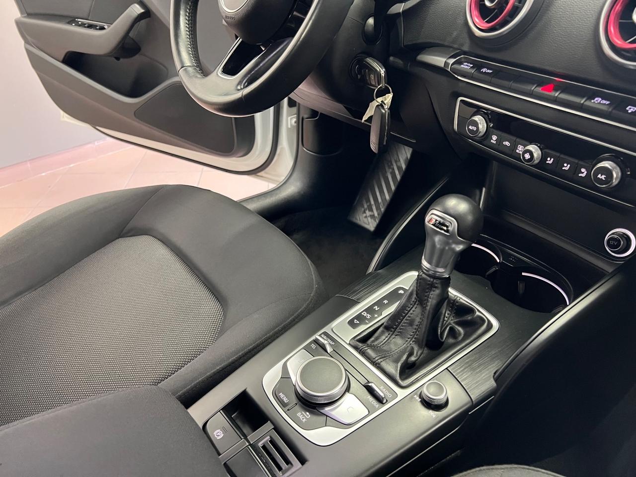 Audi A3 SPB 1.6 TDI S tronic Business
