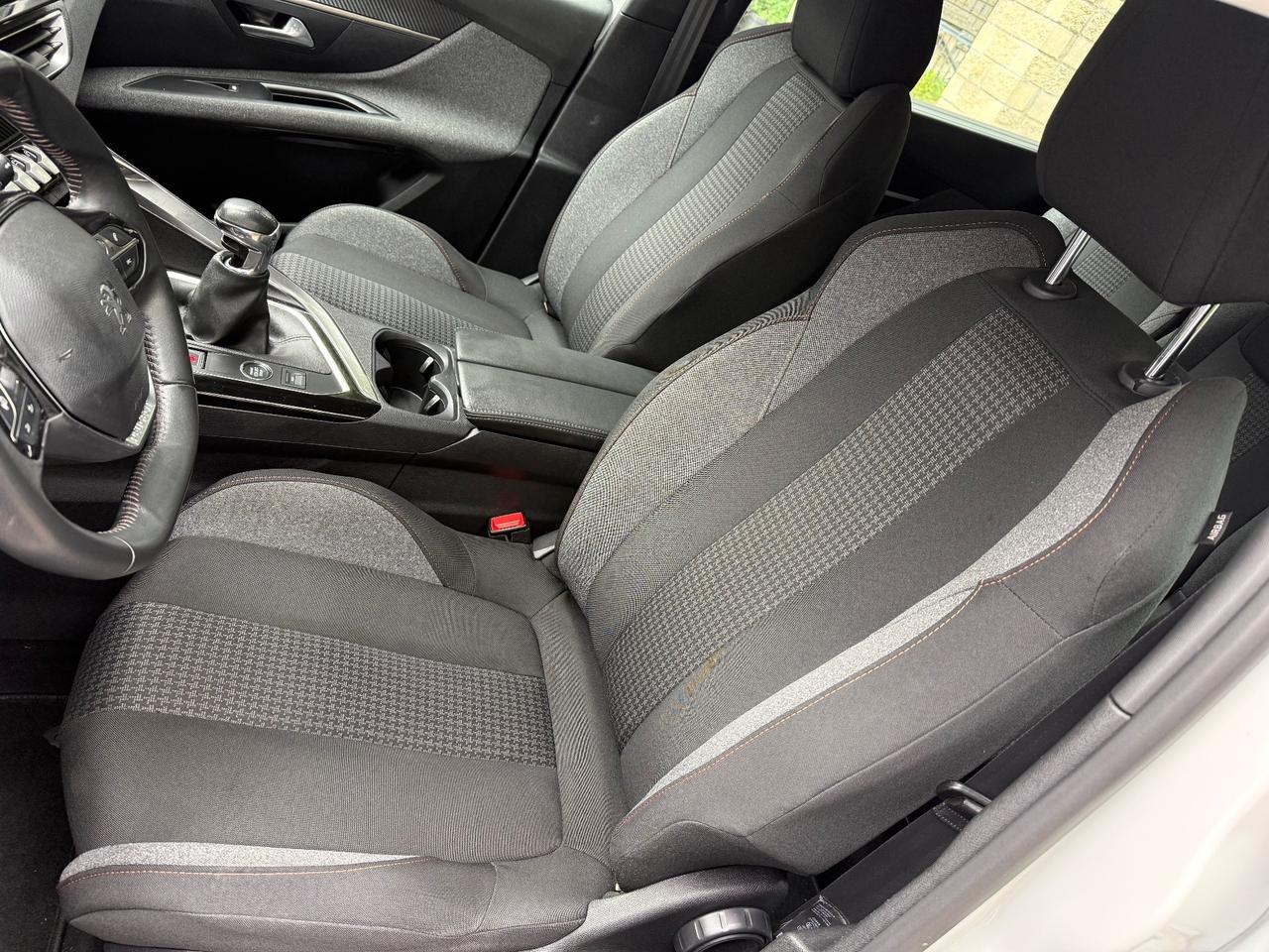 Peugeot 5008 BlueHDi 130 S&S Business