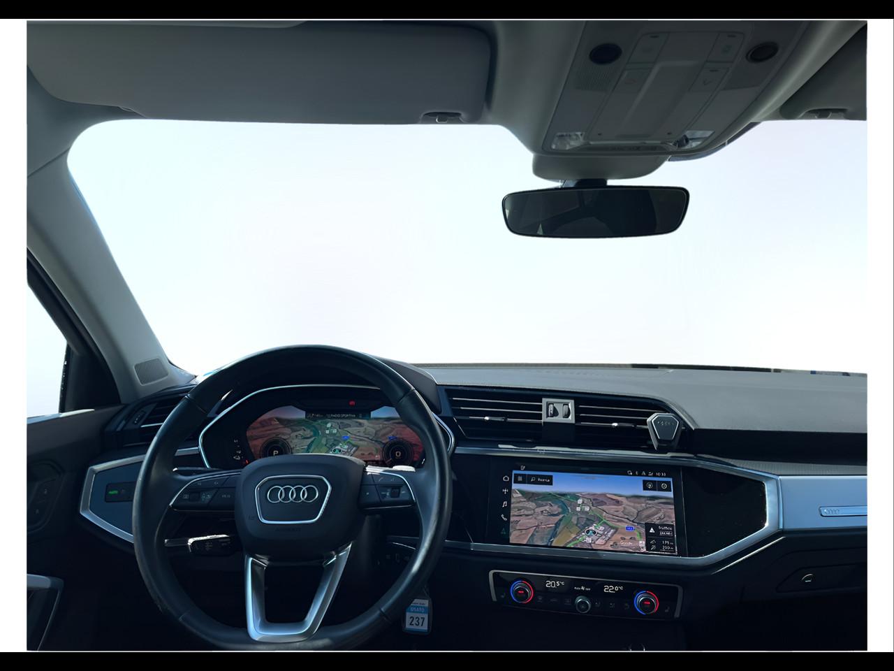 AUDI Q3 45 1.4 tfsi e Business s-tronic