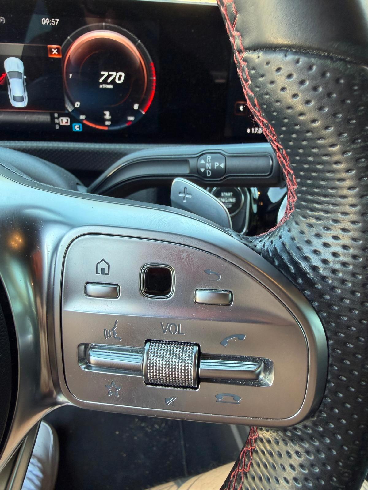 MERCEDES CLA 200D AMG SPORT