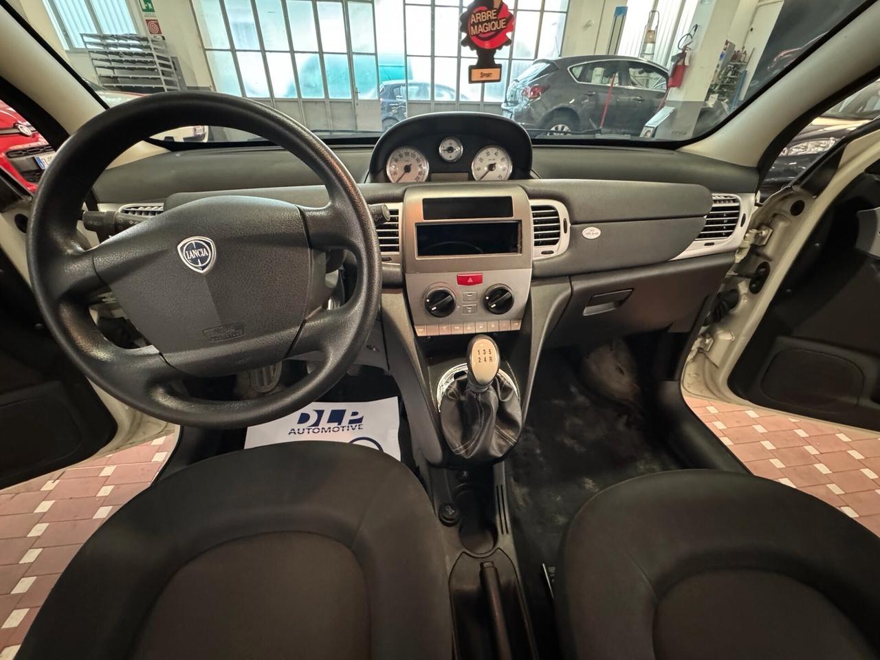 Lancia Ypsilon 1.2 69 CV Unyca NEOPATENTATI