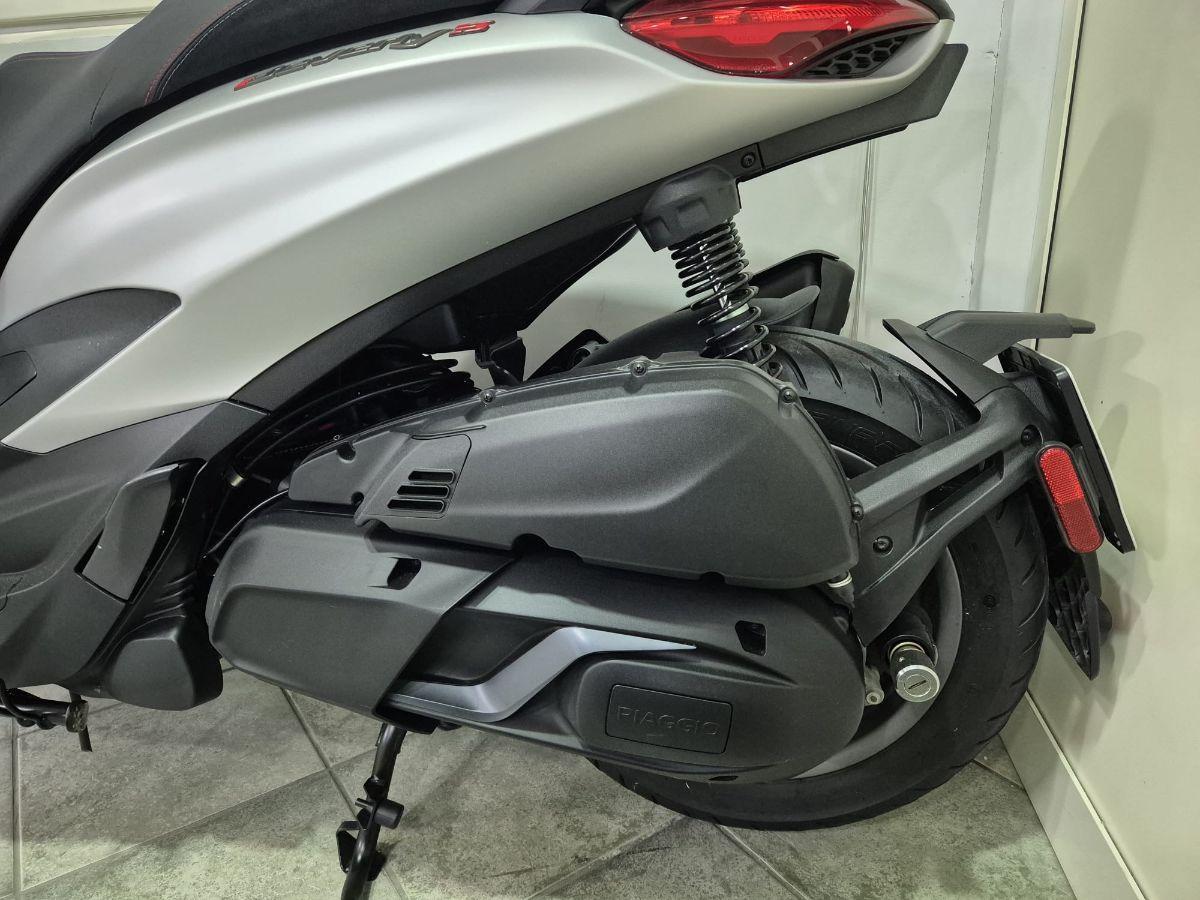 Piaggio - Beverly 400 S