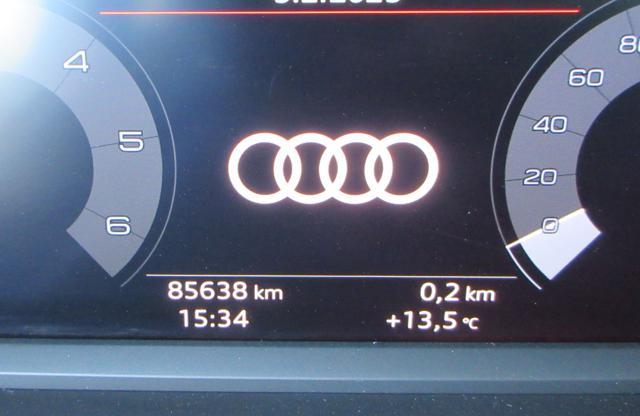 AUDI Q3 35 TDI quattro S tronic Business