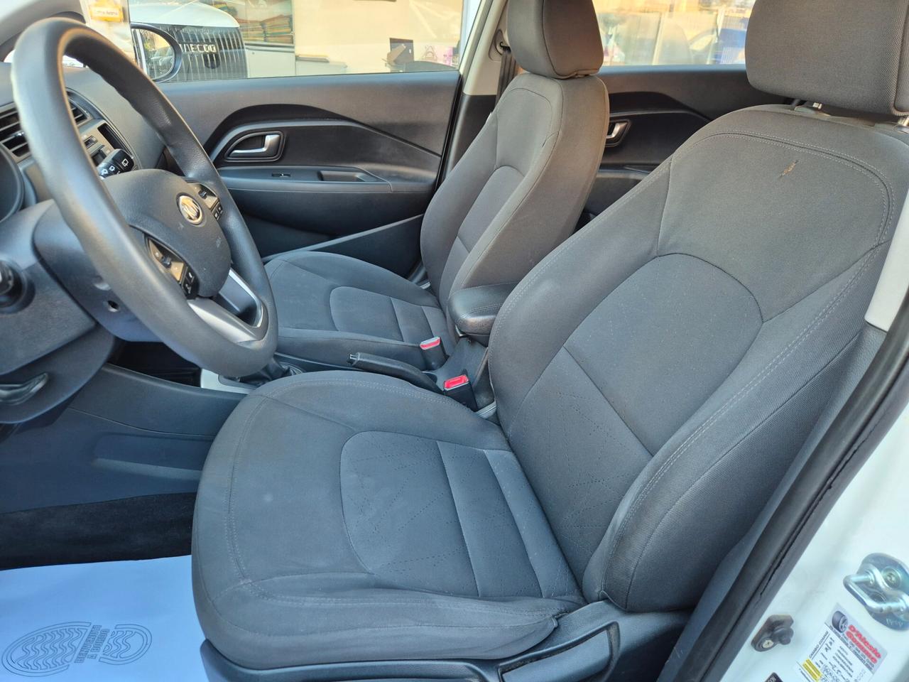 Kia Rio 1.1 CRDi WGT 5p. LX UNIPRO 22