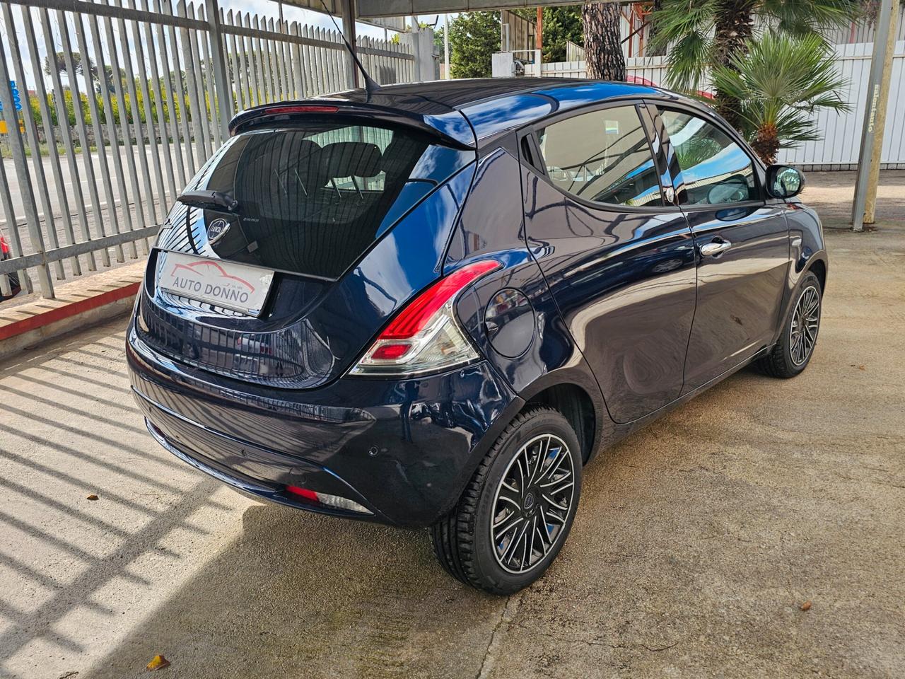 Lancia Ypsilon 1.2 69 CV 5 porte GPL Ecochic Elefantino Blu