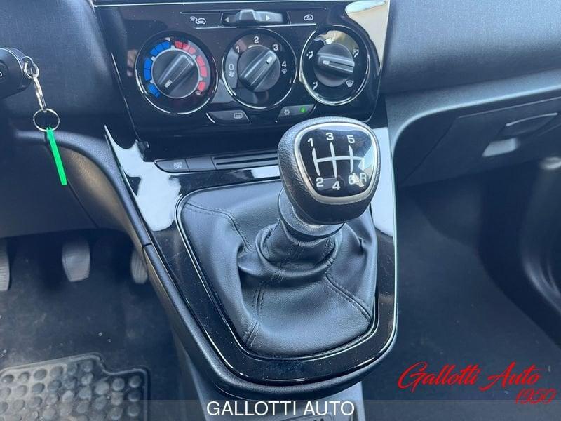 Lancia Ypsilon 1.0 FireFly 70cv S&S Hybrid GOLD