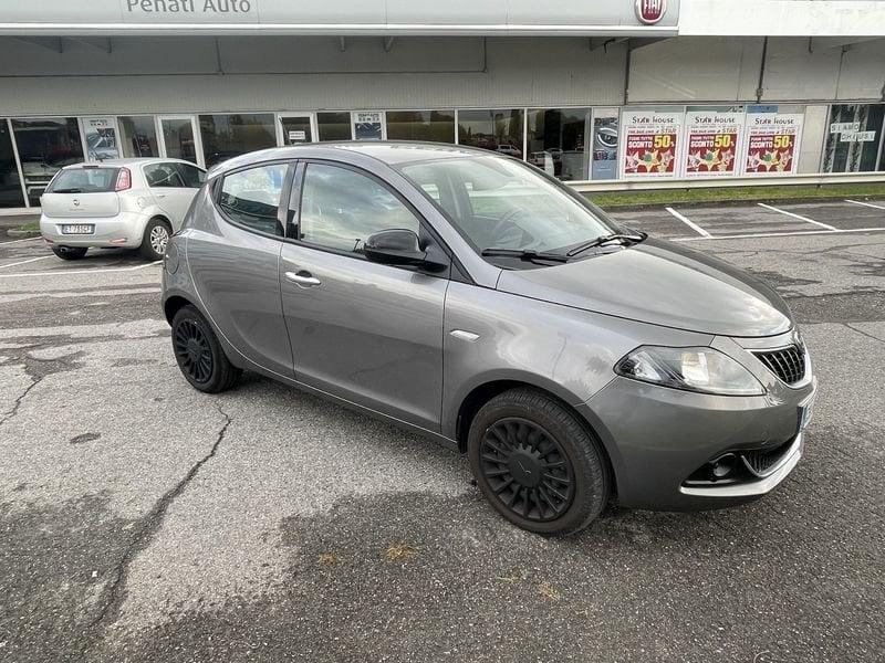 Lancia Ypsilon 1.0 FireFly 5 porte S&S Hybrid Silver