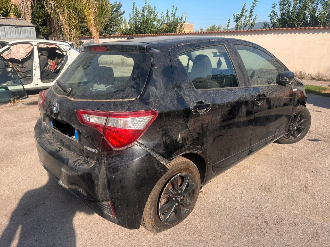 Toyota Yaris 1.5 ibrida auto sinisnistrata