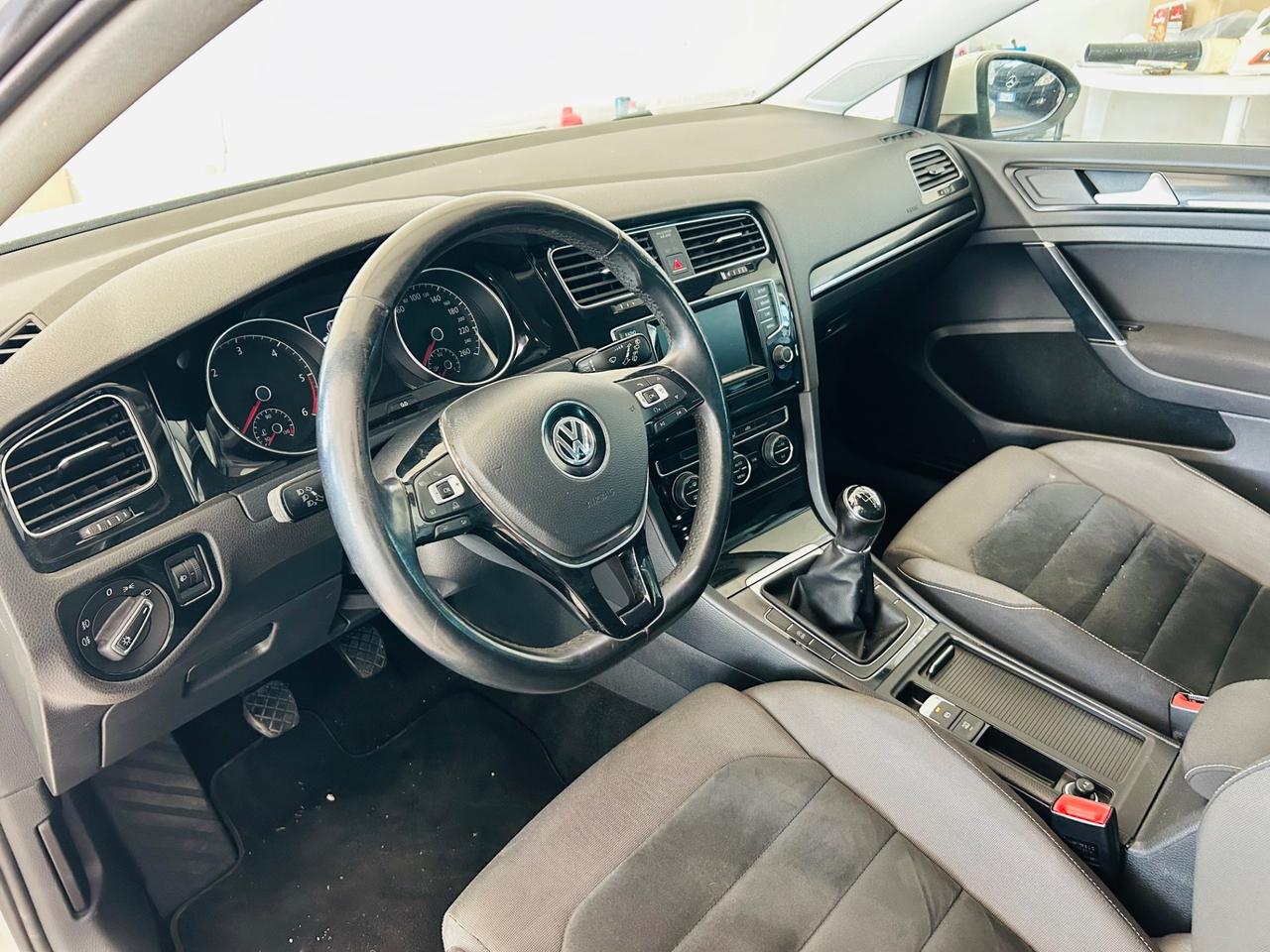 Volkswagen Golf BUSINESS 1.6 TDI 5P HIGHLINE BLUEMOTION TECHNOLOGY