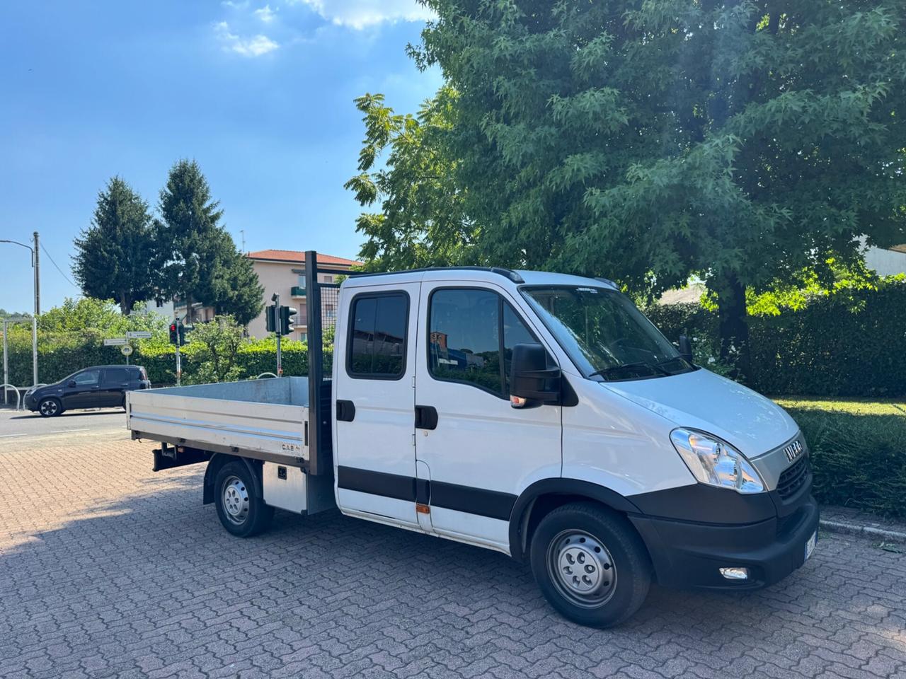 IVECO DAILY 7 posti cassone fisso
