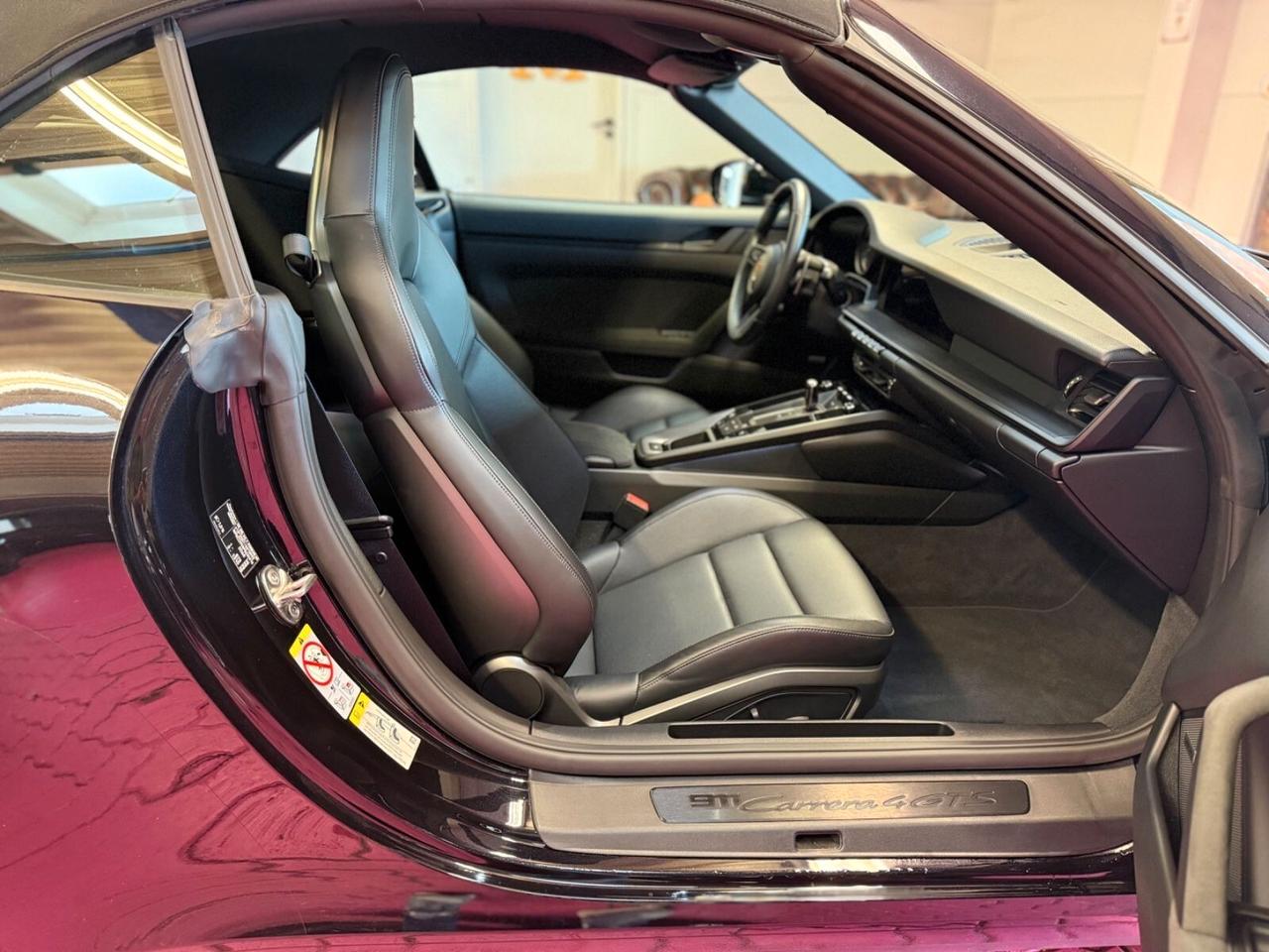 Porsche 911 Carrera 4 GTS Cabriolet