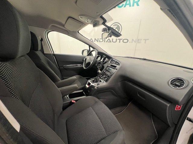 PEUGEOT 5008 I - 1.6 hdi 8v Active 115cv