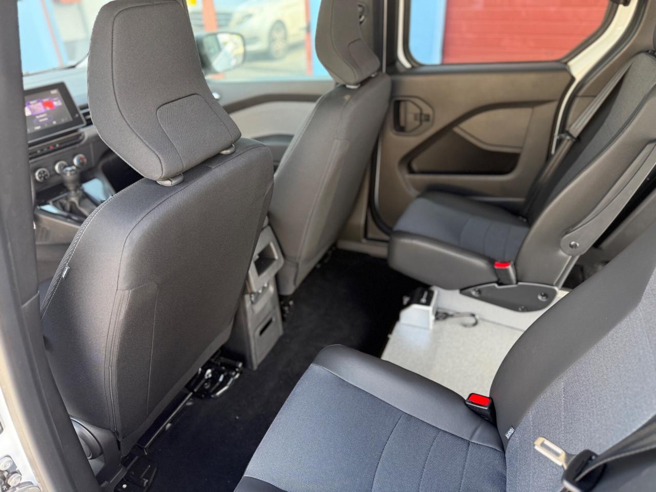 Renault Kangoo con pianale ribassato
