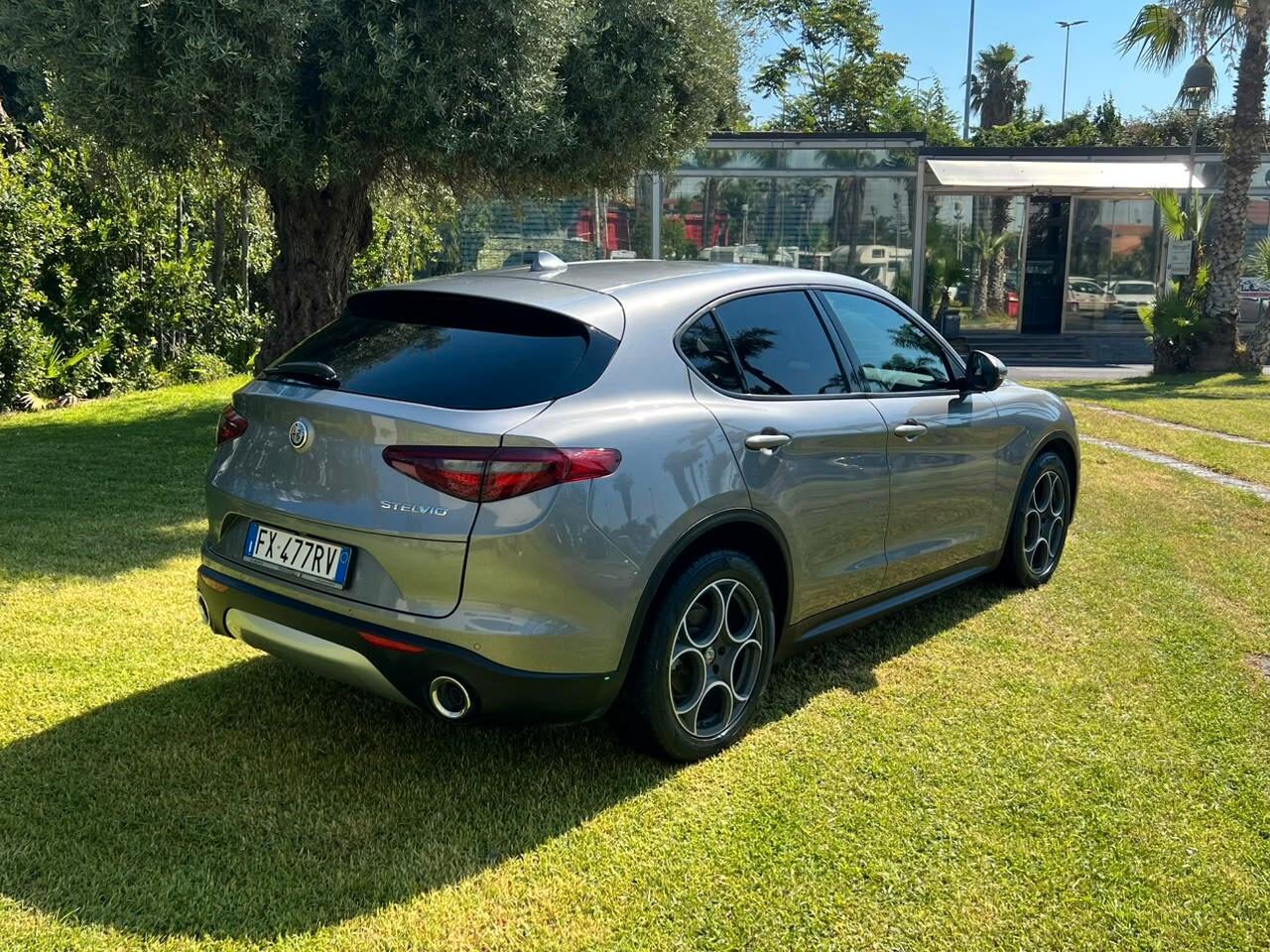 Alfa Romeo Stelvio 2.2 Turbodiesel 160 CV AT8 RWD Sport-Tech