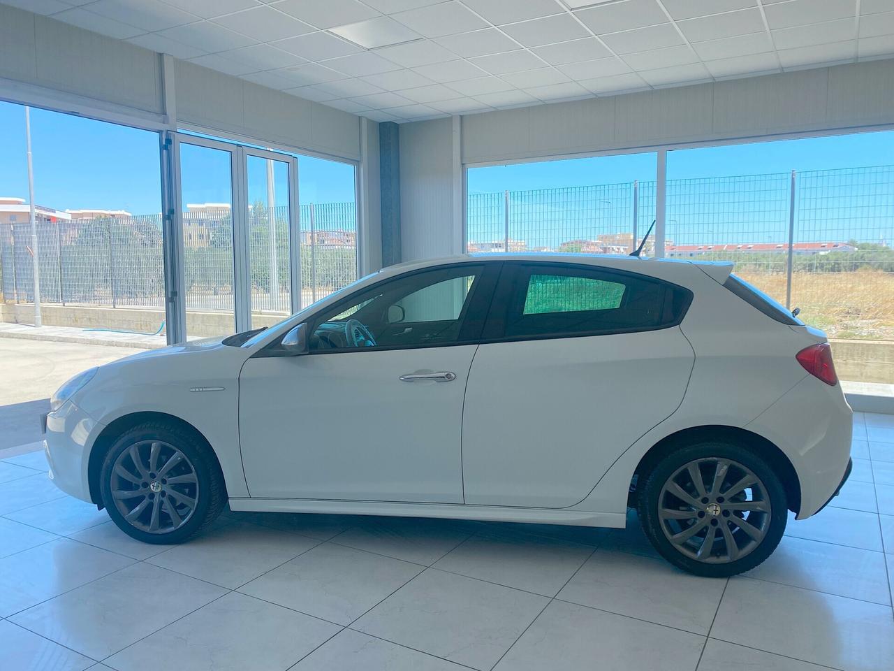 Alfa Romeo Giulietta 1.6 JTDm-2 105 CV MODELLO “VELOCE”