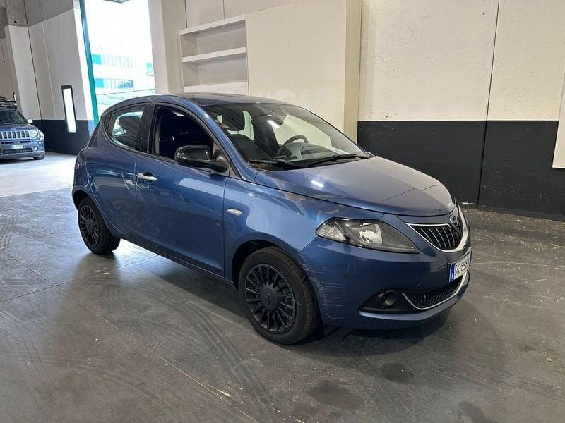 Lancia Ypsilon 1.0 FireFly 5 porte S&S Hybrid Silver