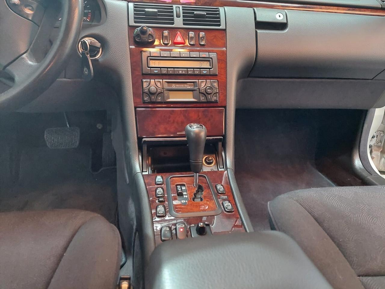 Mercedes-benz E 200 cat Avantgarde