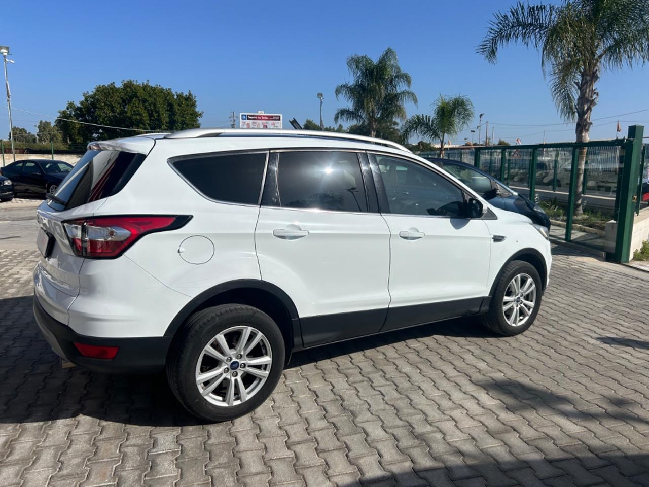 Ford Kuga 1.5 TDCI 120 CV S&S 2WD Titanium