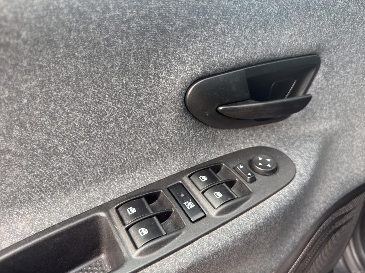 Lancia Ypsilon 1.0 FireFly 5 porte S&S Hybrid Silver Plus