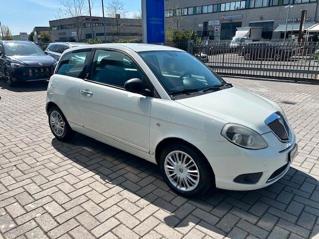 Lancia Ypsilon 1.2 69 CV Platinum